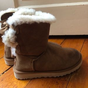 Size 6 chestnut uggs